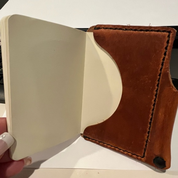 Beautiful hand stitched leather pocket sized note pad and/card holder with pen. - Picture 5 of 6